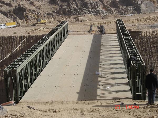 青海省班多镇黄河上游开发公司200型贝雷钢桥